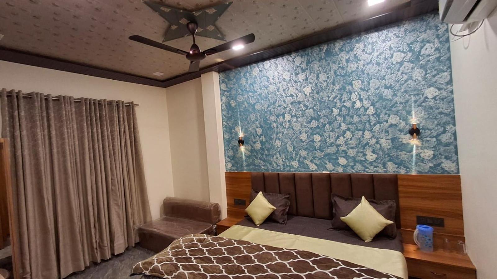 Shri Harihar Dham Hotel Mathura Exterior foto